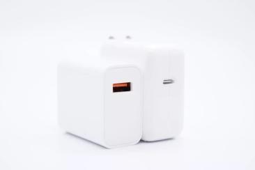 工業(yè)開(kāi)關(guān)電源怎么選購(gòu)？使用過(guò)程中有哪些注意事項(xiàng)？